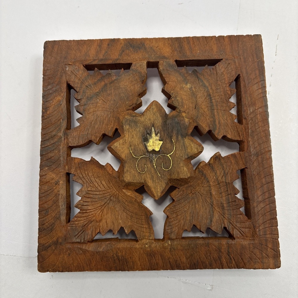 Vtg‎ Hand Carved Sheesham Wood Footed Trivet Brass Inlay Leaf India 5.5 In